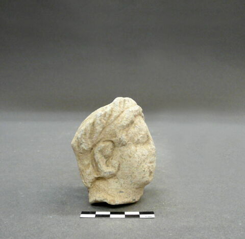 statue, image 2/2
