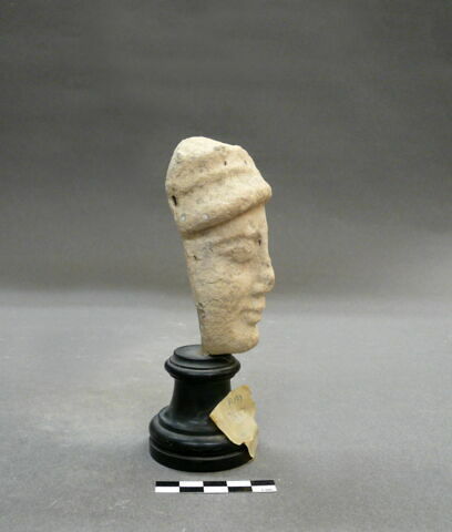 statue, image 2/2