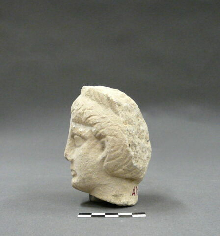 statue, image 2/2