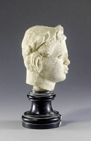 statue, image 3/6