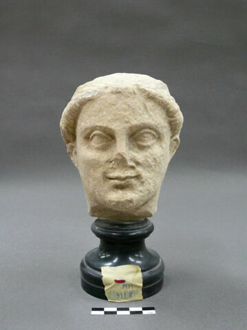 statue, image 1/2