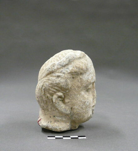 statue, image 2/2