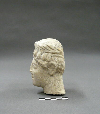 statue, image 2/2