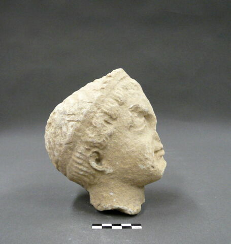 statue, image 2/2