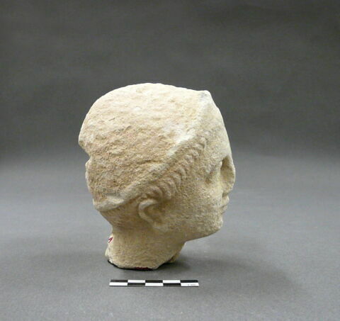 statue, image 2/2