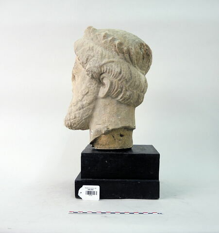 statue, image 2/4