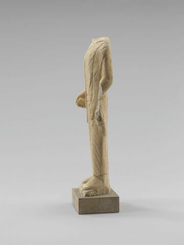 statue, image 3/4