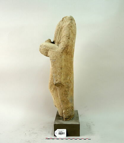 statue, image 2/4