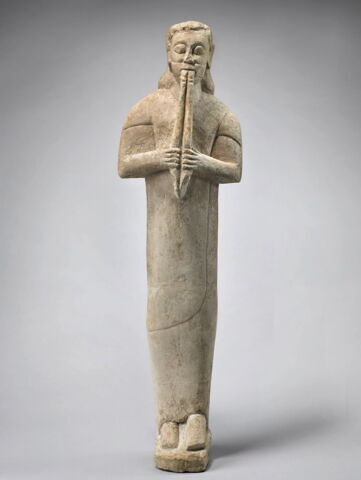 statue