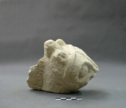 statue, image 3/3
