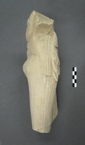 statue, image 2/2