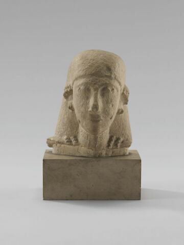 statue