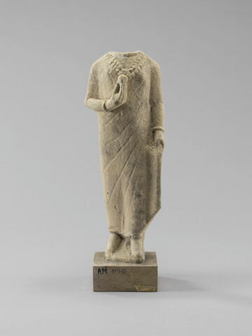 statue