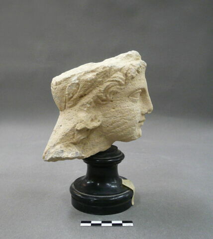 statue, image 3/4