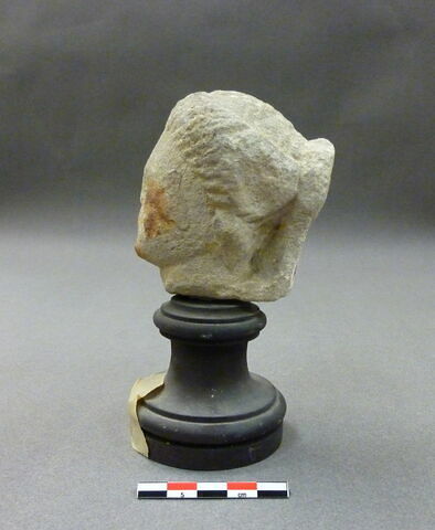 statue, image 2/2