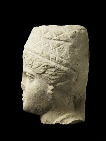 statue, image 3/11