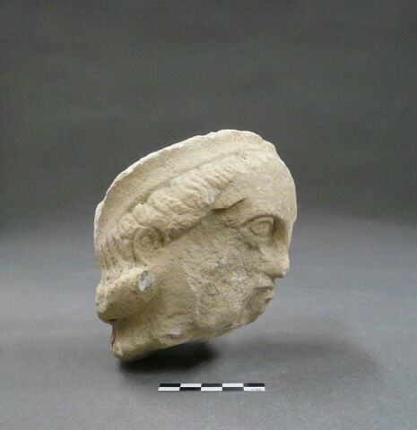 statue, image 2/2