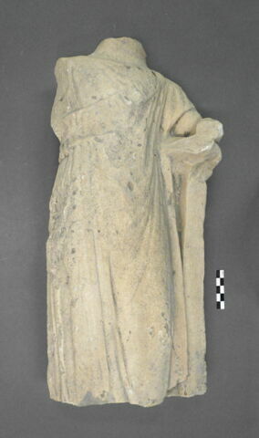 statue