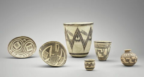 vase, image 2/4