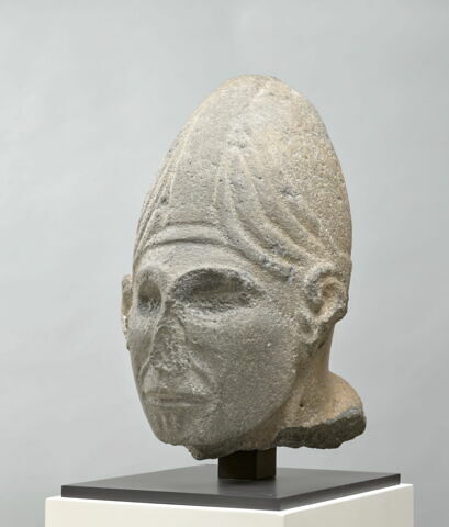 statue, image 3/11
