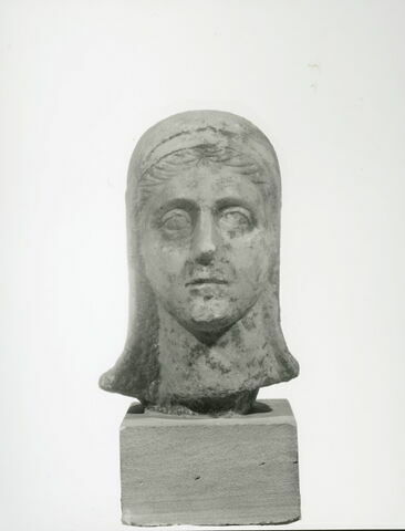 statue, image 3/7