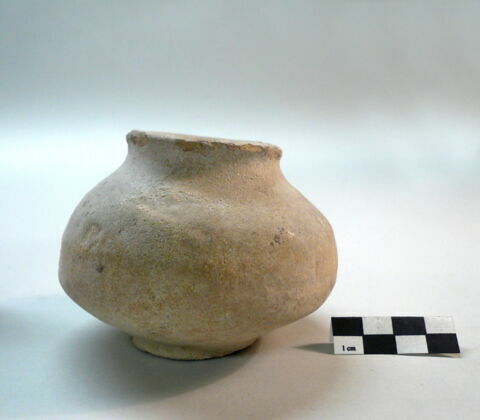 vase, image 1/1