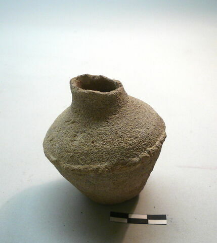 vase, image 1/1