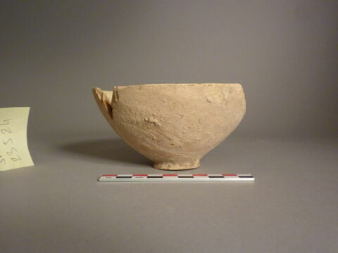 vase, image 2/2