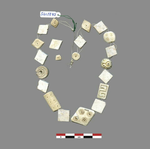 collier ; perle, image 1/2