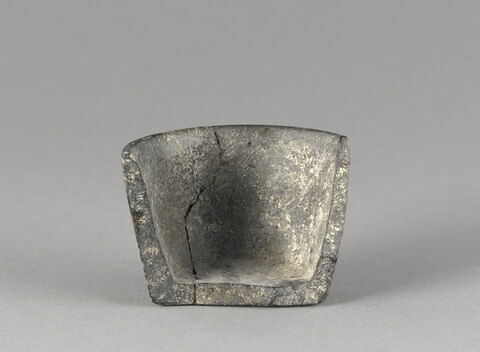 vase, image 2/2