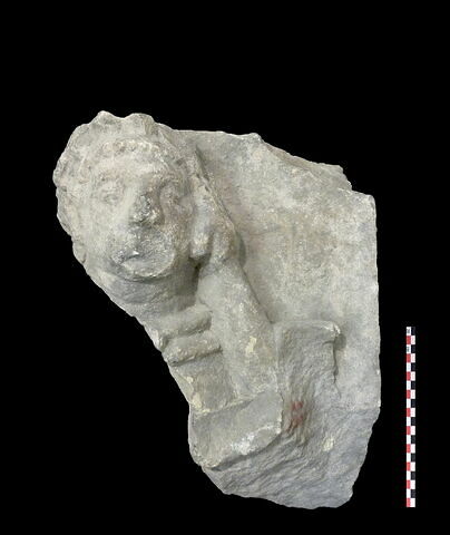 relief ; fragment, image 1/1