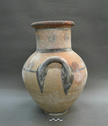 vase, image 3/3