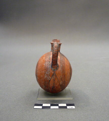 vase, image 3/3