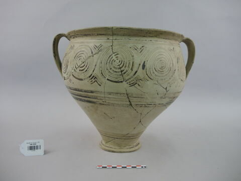 vase, image 2/3