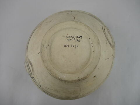 vase, image 3/3