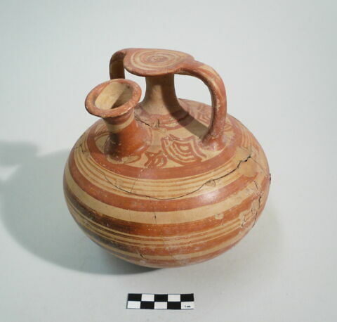 vase, image 3/3