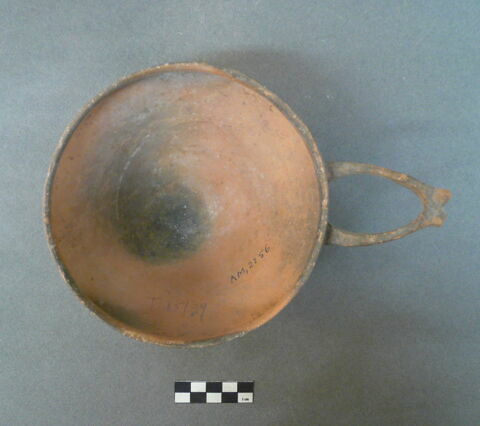 vase, image 3/3