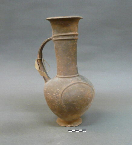 vase, image 3/3