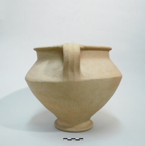 vase, image 3/3