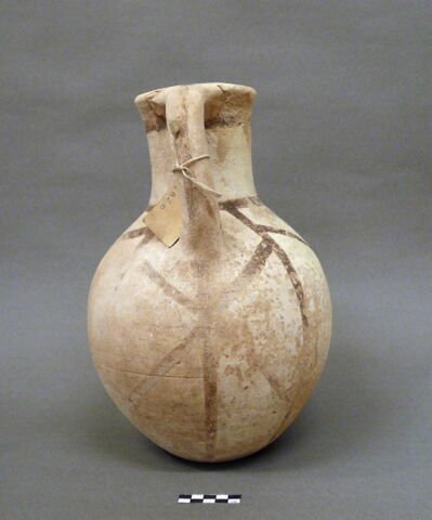 vase, image 2/4