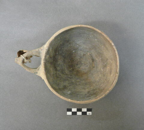 vase, image 3/3
