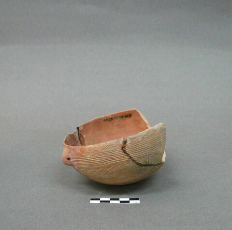 vase, image 2/2