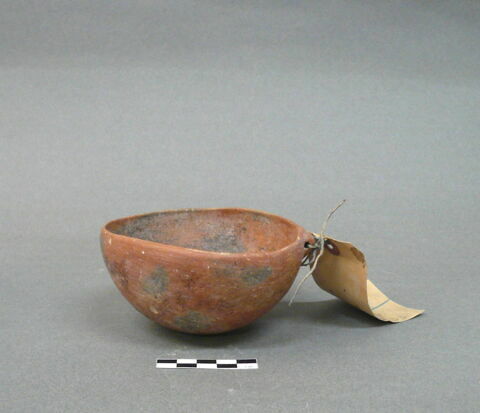 vase, image 2/2