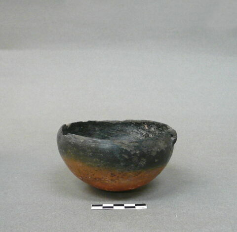 vase, image 2/2