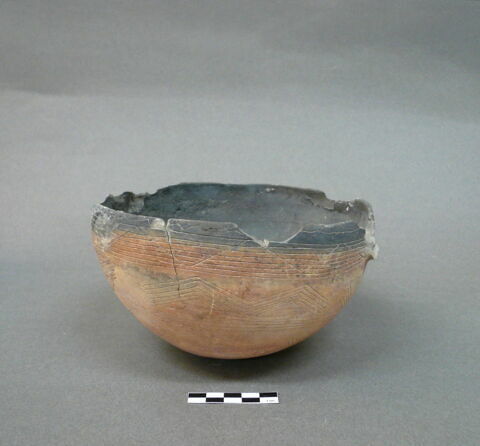 vase, image 1/1