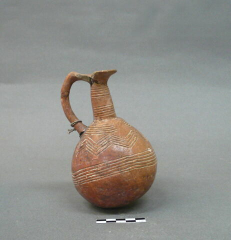 vase, image 2/2