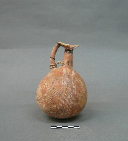 vase, image 2/2