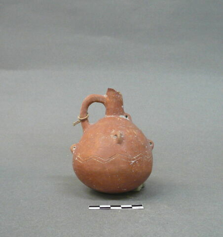 vase, image 2/2