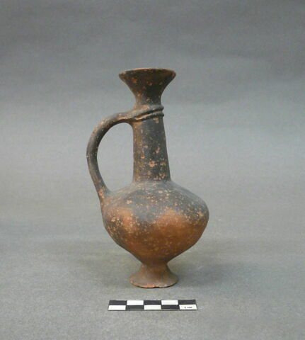 vase, image 3/3