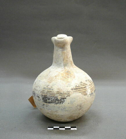 vase, image 2/2